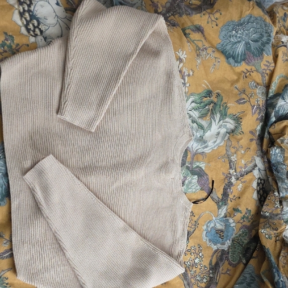 H&M Beige Ribbed Knit Top - Picture 3 of 4